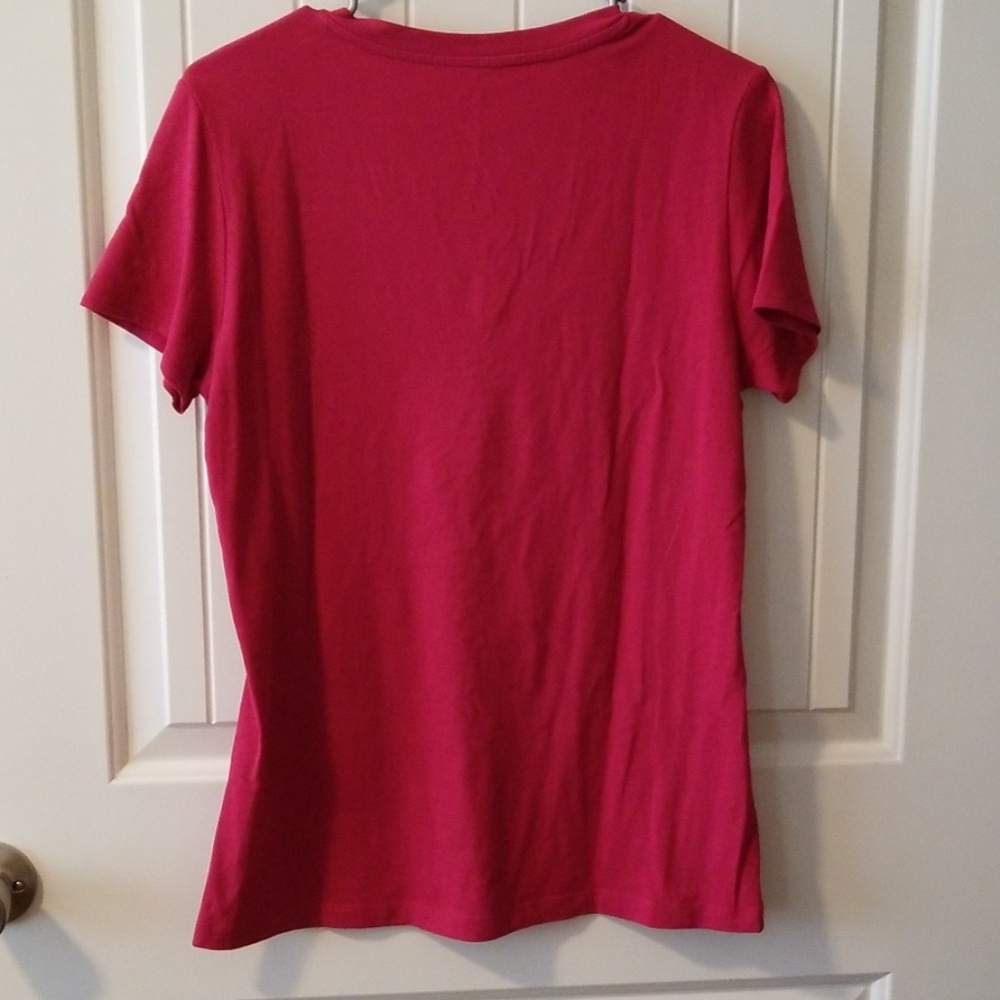 Raspberry colored T-shirt - Picture 2 of 2
